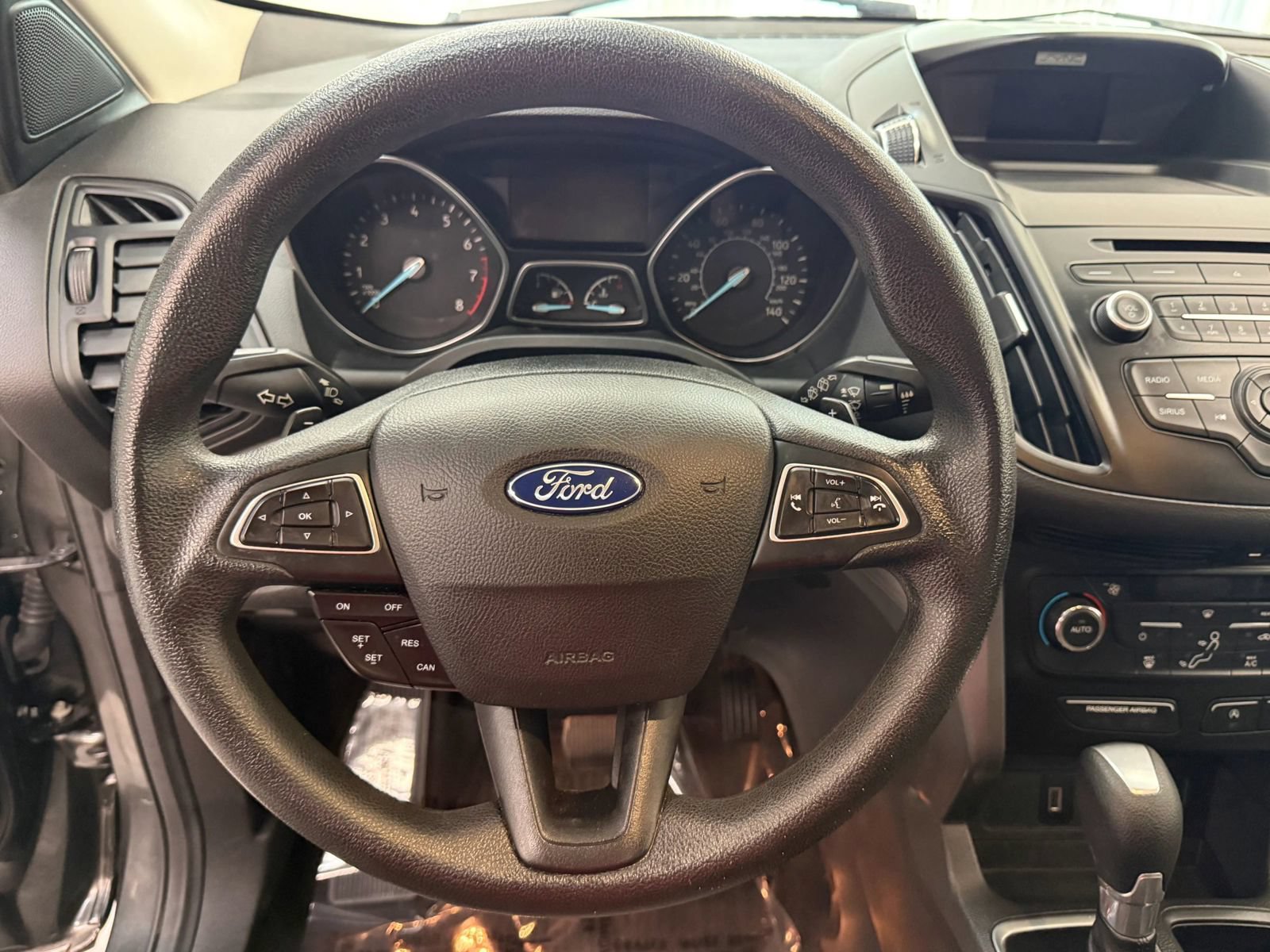 Used 2017 Ford Escape SE AWD/4WD image 30