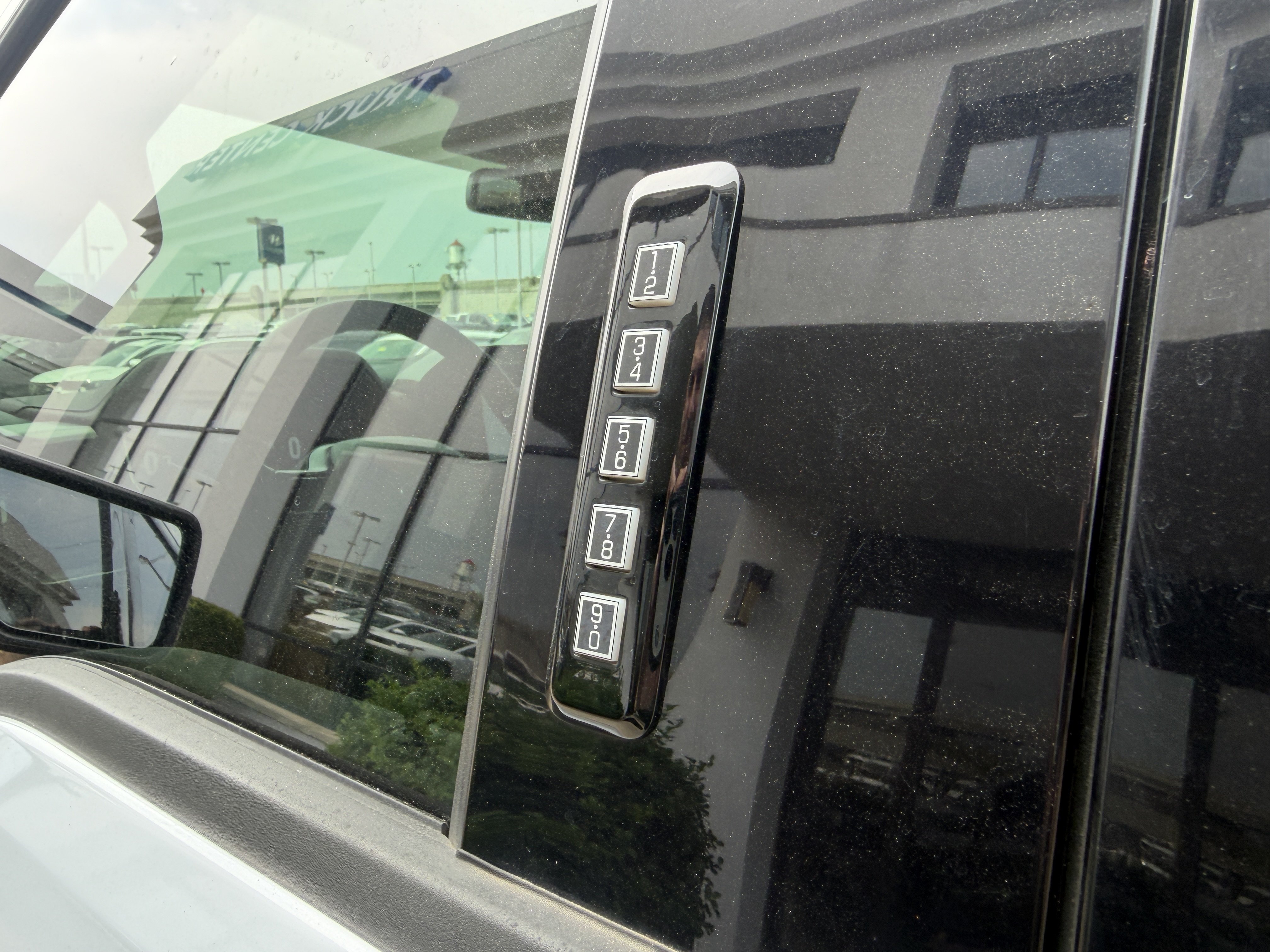 Used 2021 Ford F150 Lariat AWD/4WD image 16