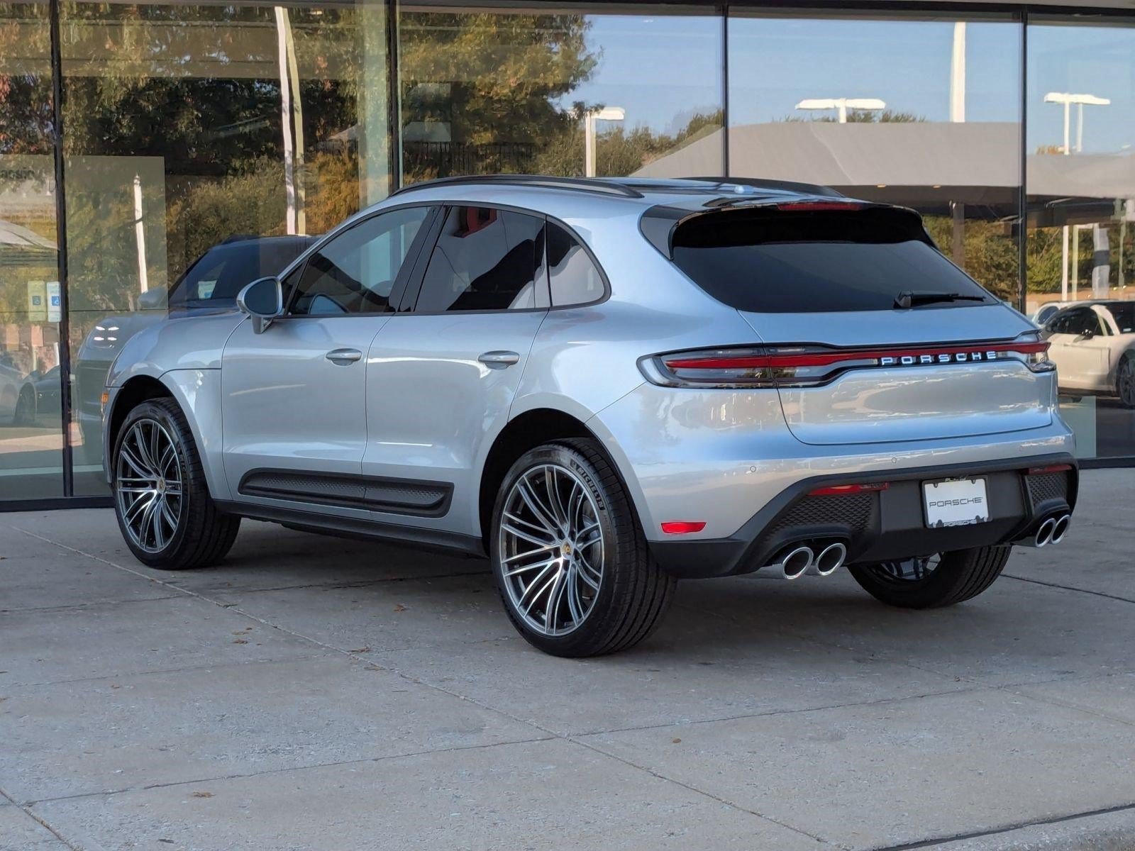 Certified 2026 Porsche Macan AWD/4WD video 3