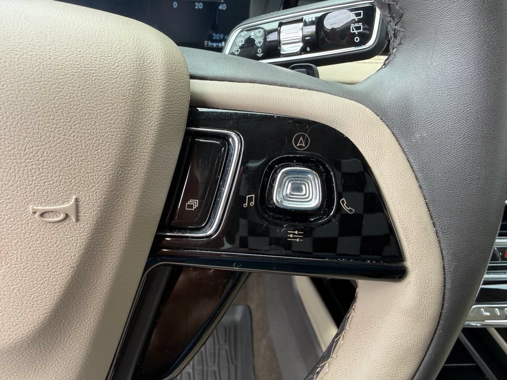 Used 2023 Lincoln Corsair AWD image 24