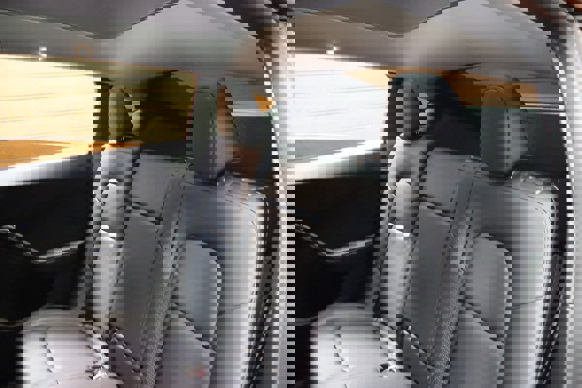 Used 2023 Tesla Model Y Performance image 34