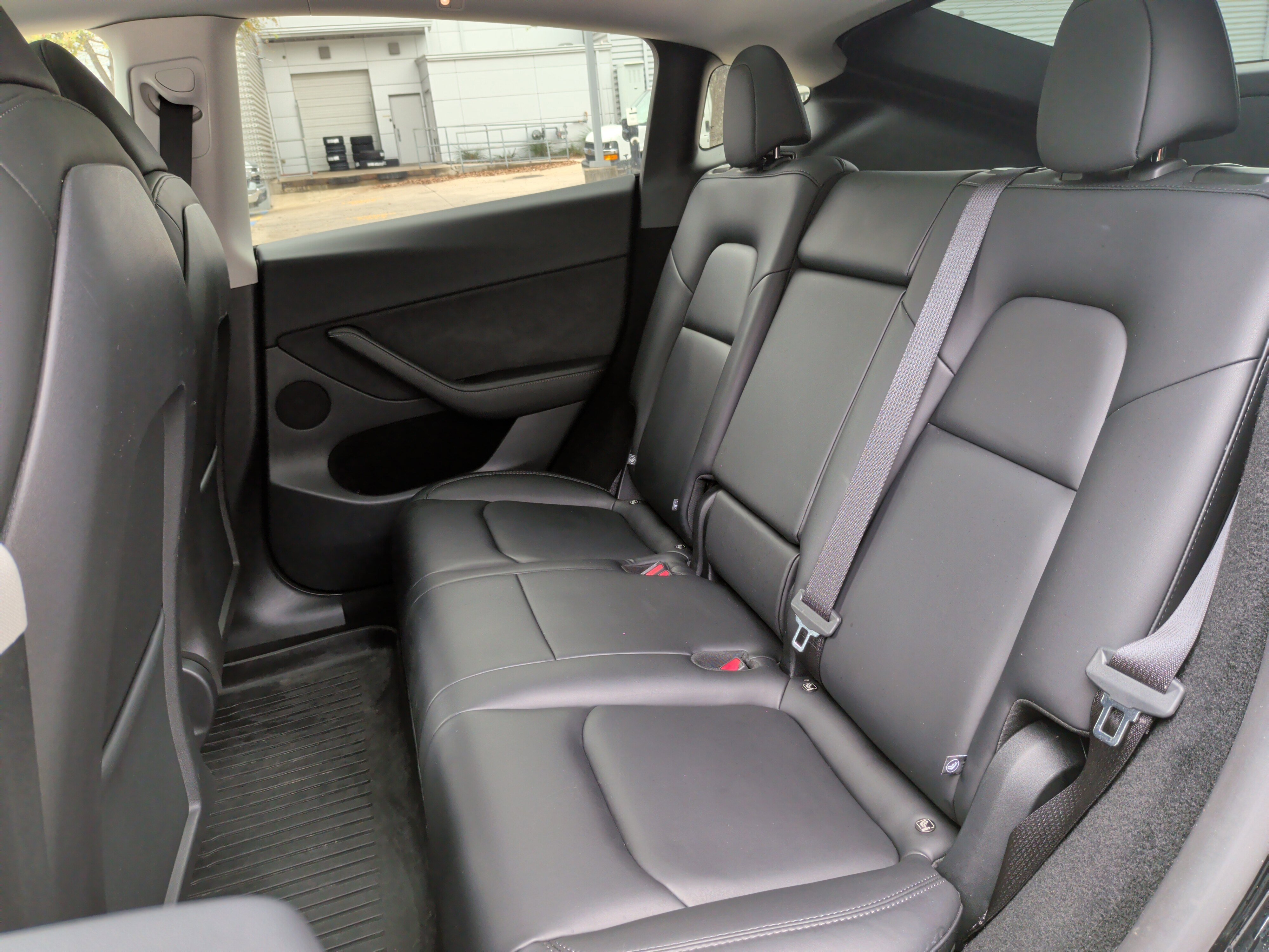 Used 2025 Tesla Model Y Long Range image 33