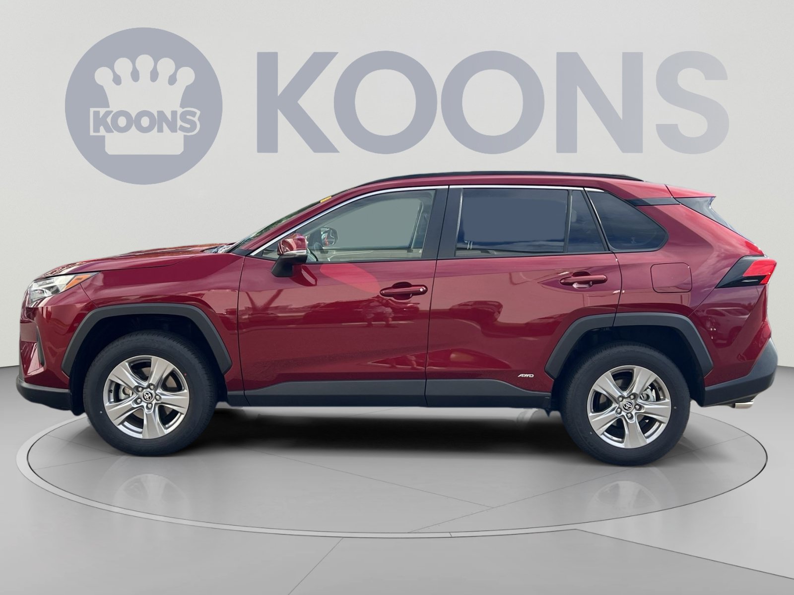 Used 2025 Toyota RAV4 XLE AWD/4WD image 2