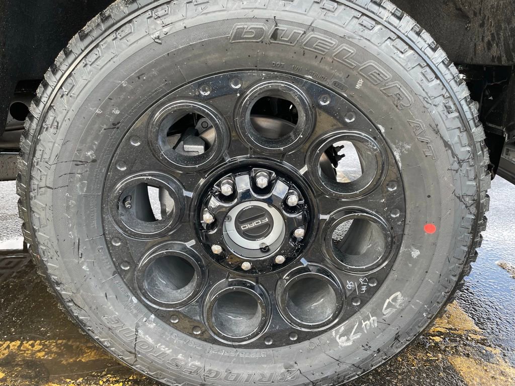 New 2026 Ford F350 Lariat w/ Black Appearance Package image 5