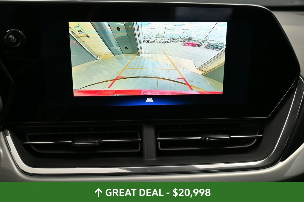Used 2025 Chevrolet Trax LT FWD image 36