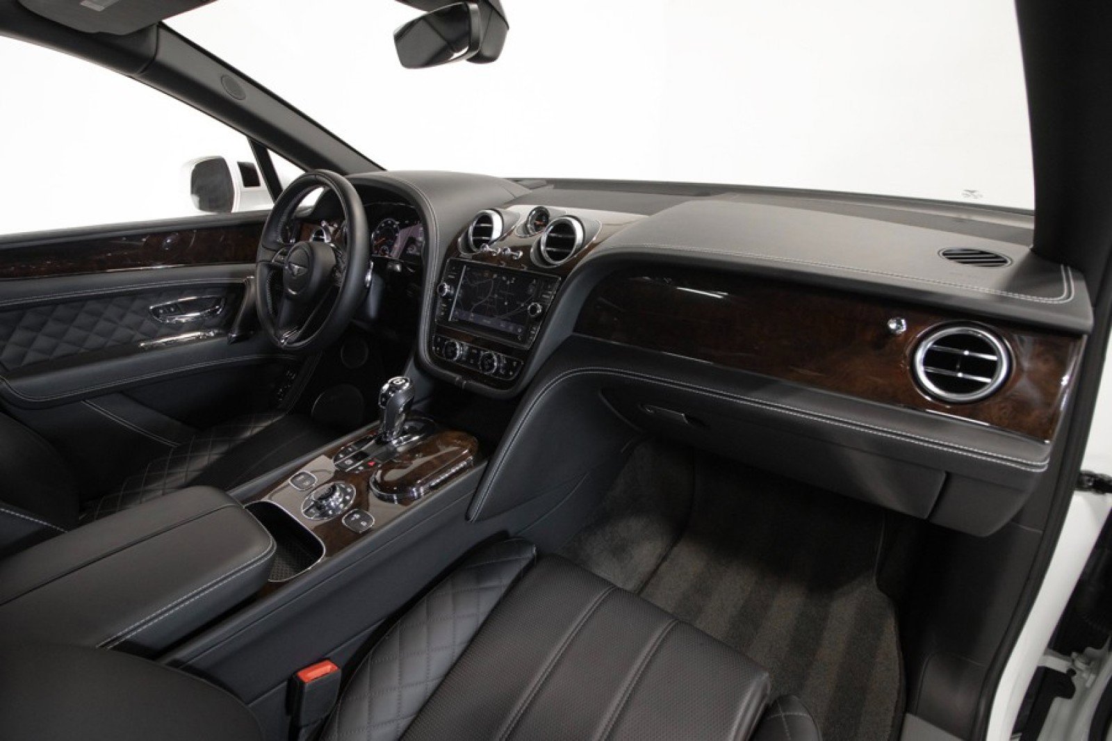 Used 2017 Bentley Bentayga image 53