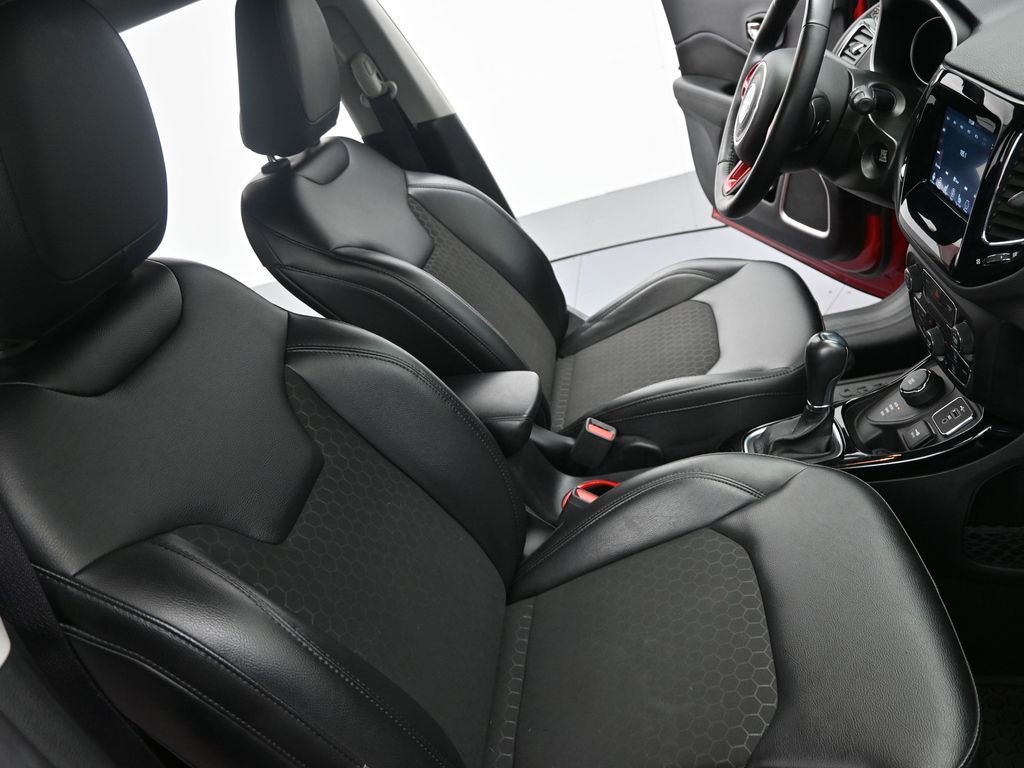 Used 2020 Jeep Compass Latitude image 11