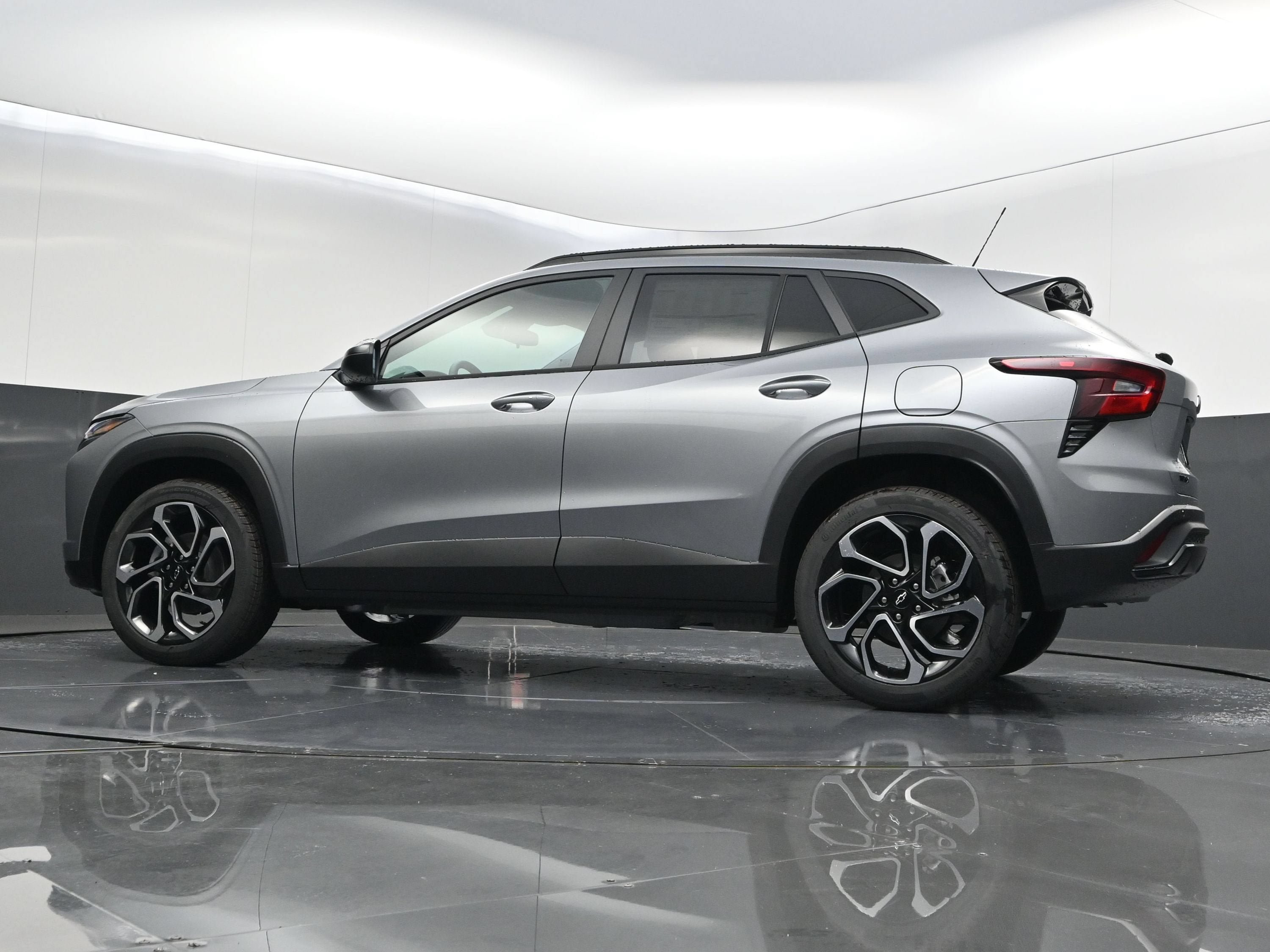 New 2026 Chevrolet Trax RS w/ Sunroof Package FWD image 43