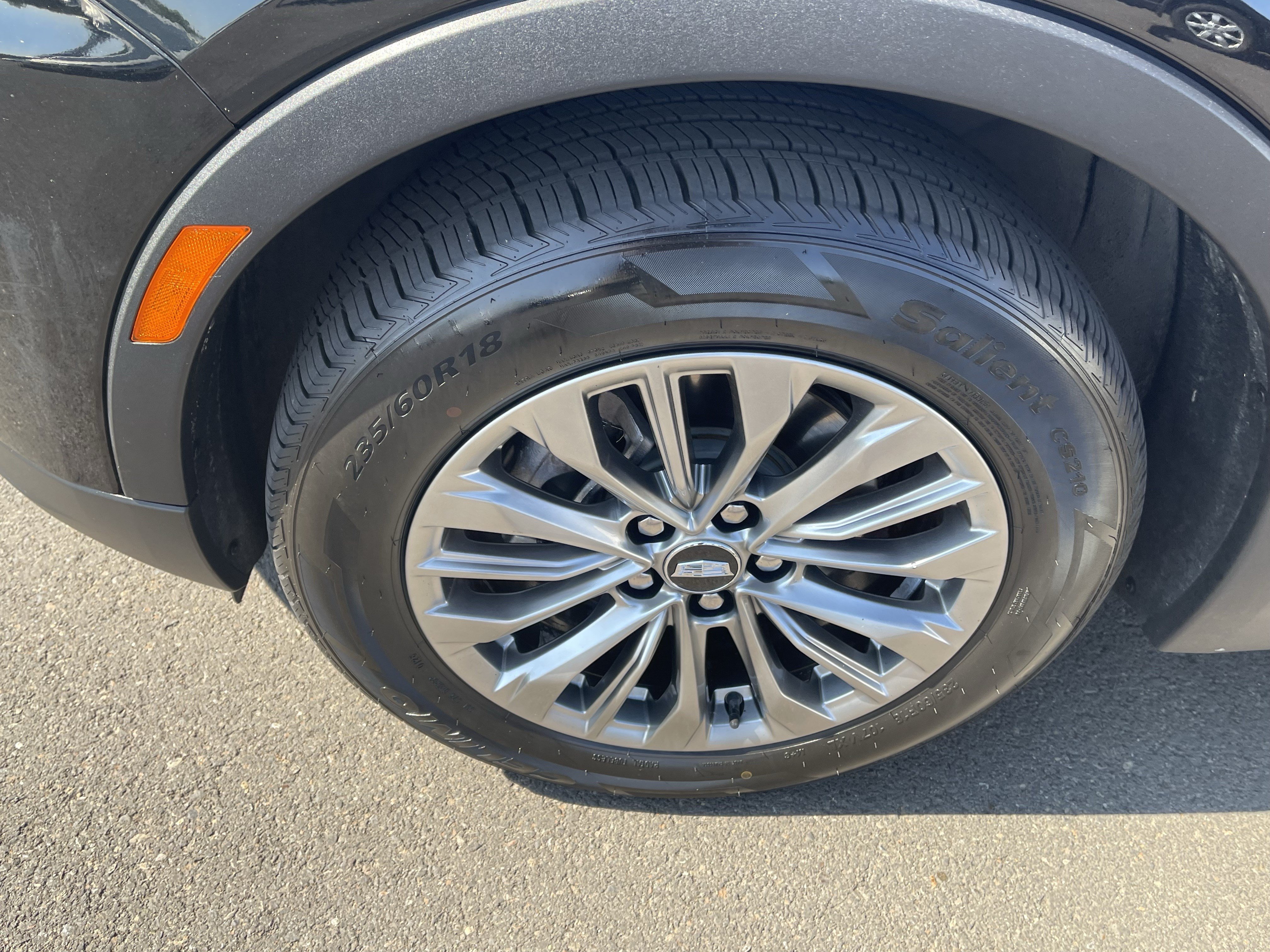 Used 2024 Cadillac XT4 Premium Luxury AWD/4WD image 9