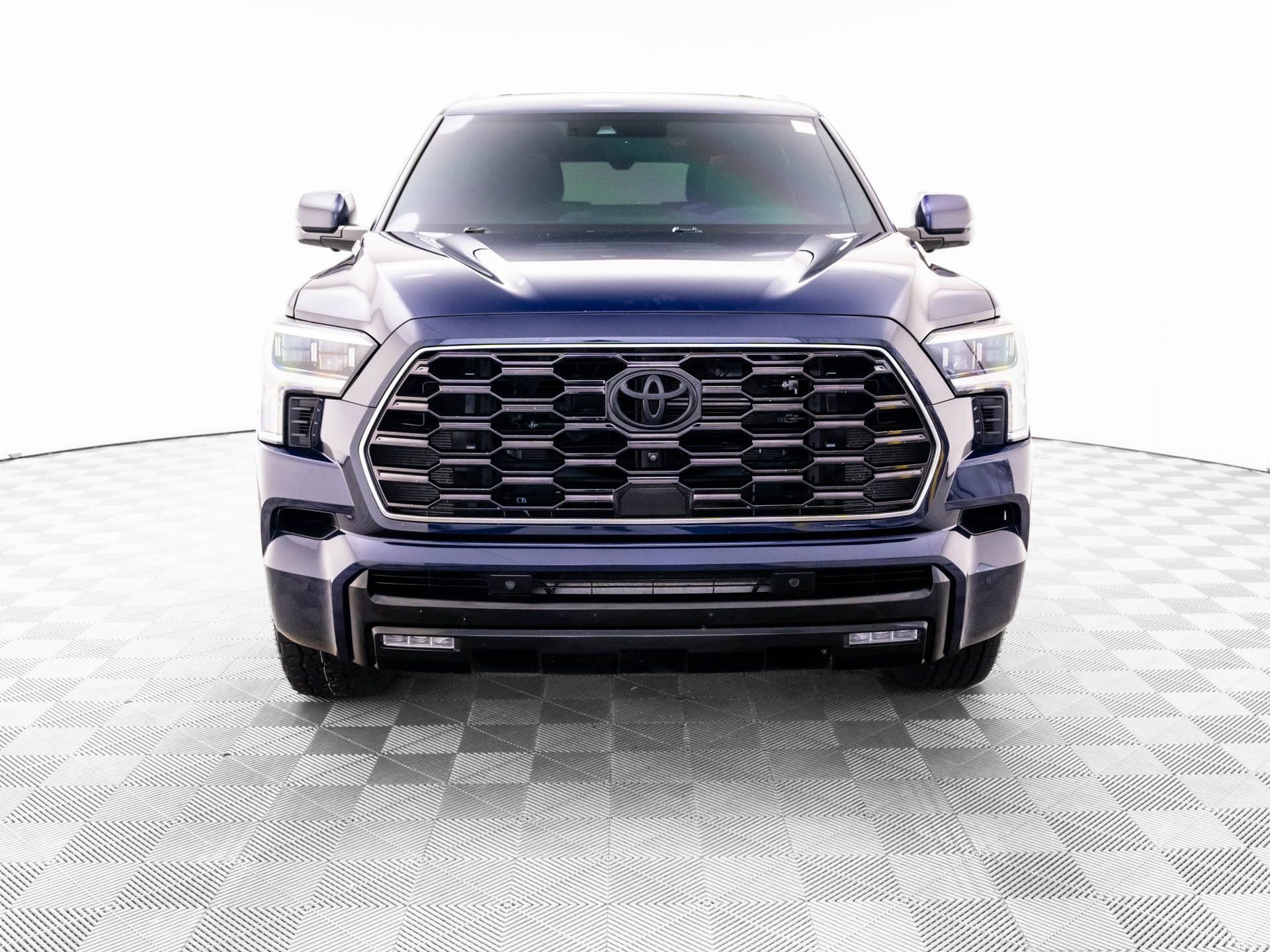 Used 2024 Toyota Sequoia Platinum w/ TRD Off-Road Package AWD/4WD image 9