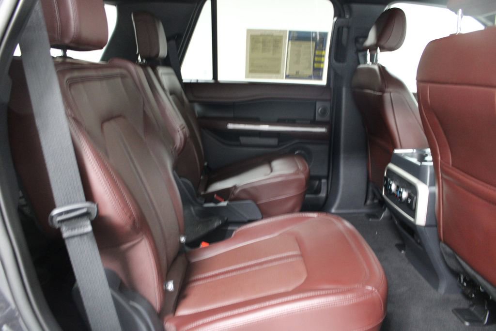 Used 2024 Ford Expedition Limited image 31