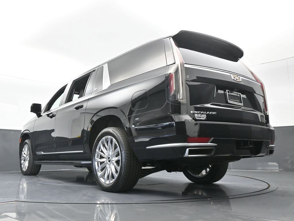 Used 2023 Cadillac Escalade ESV Premium Luxury image 73