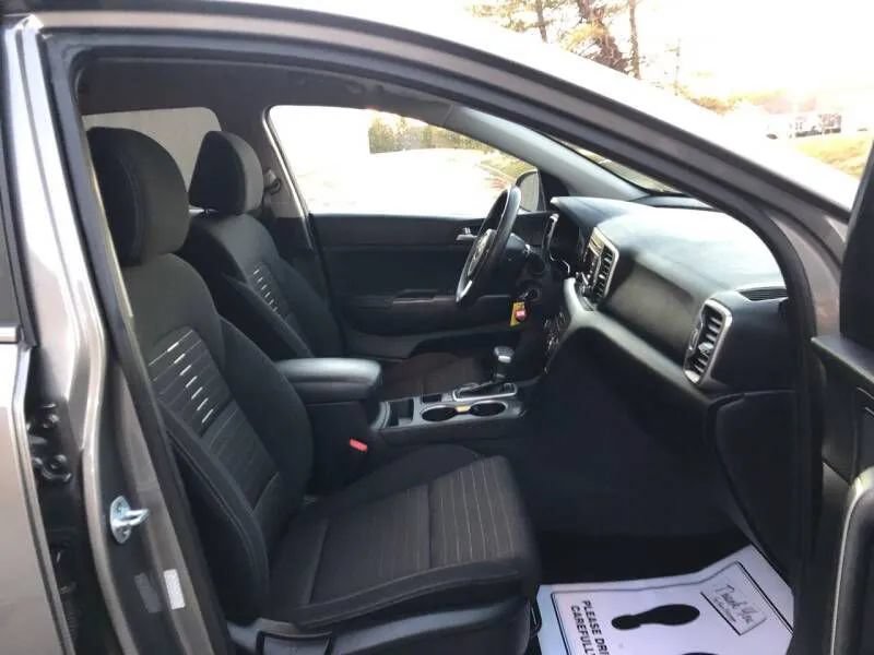 Used 2018 Kia Sportage LX FWD image 13