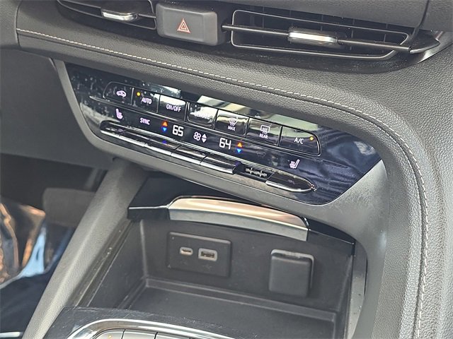 Used 2023 Buick Envision Essence image 17