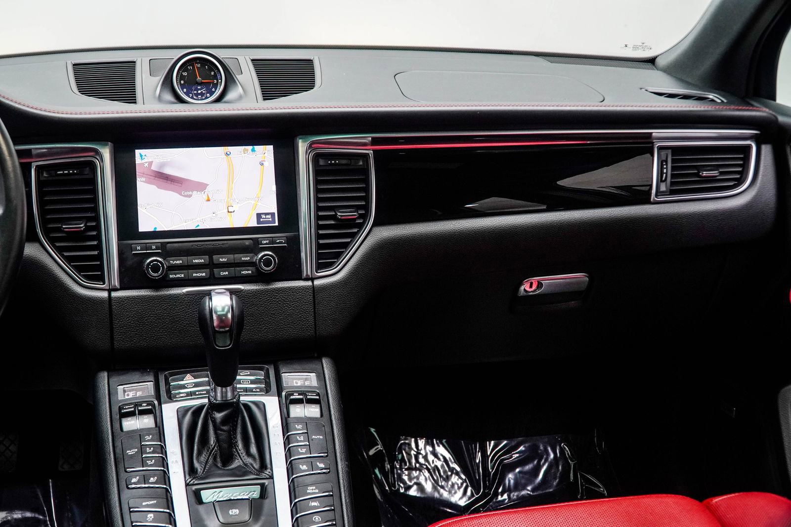 Used 2018 Porsche Macan S image 20