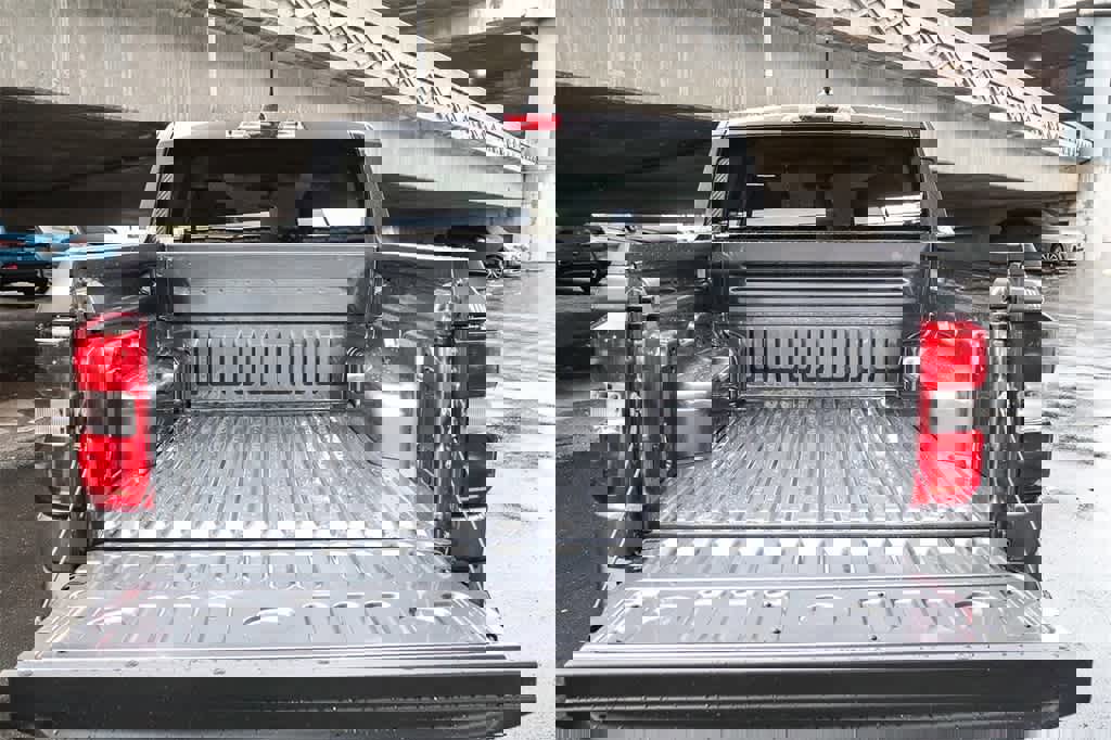 New 2025 Ford Maverick XL image 27