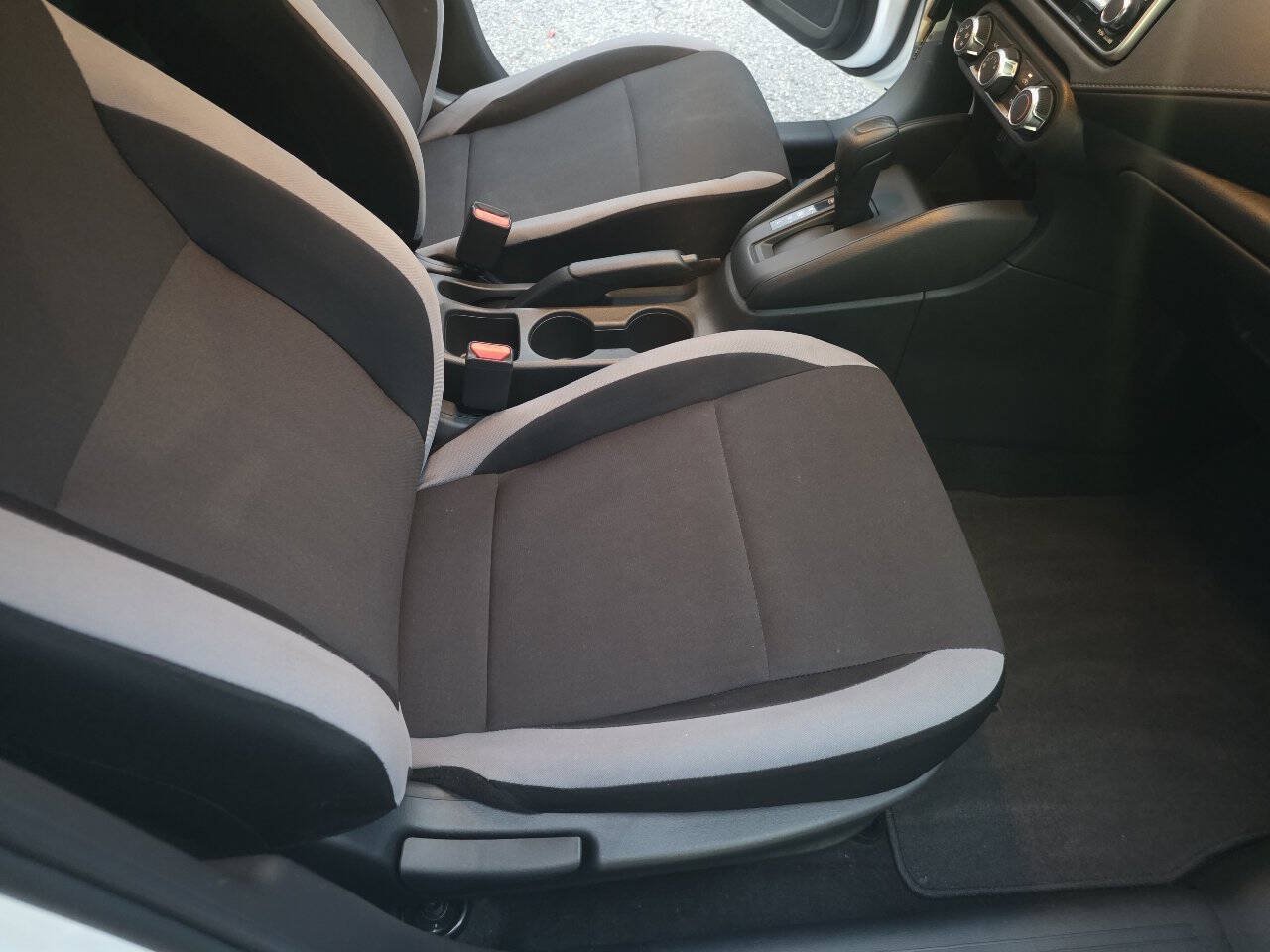 Used 2025 Nissan Versa S w/ Trunk Package FWD image 19