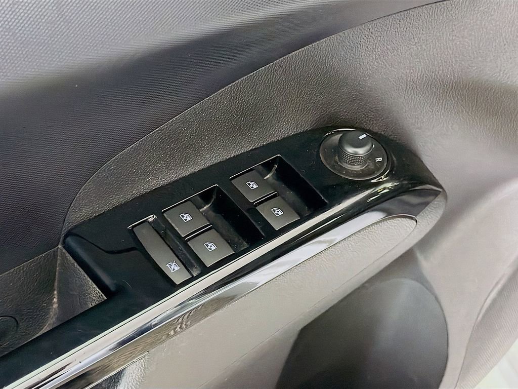 Used 2020 Chevrolet Sonic LT w/ Convenience Package image 20