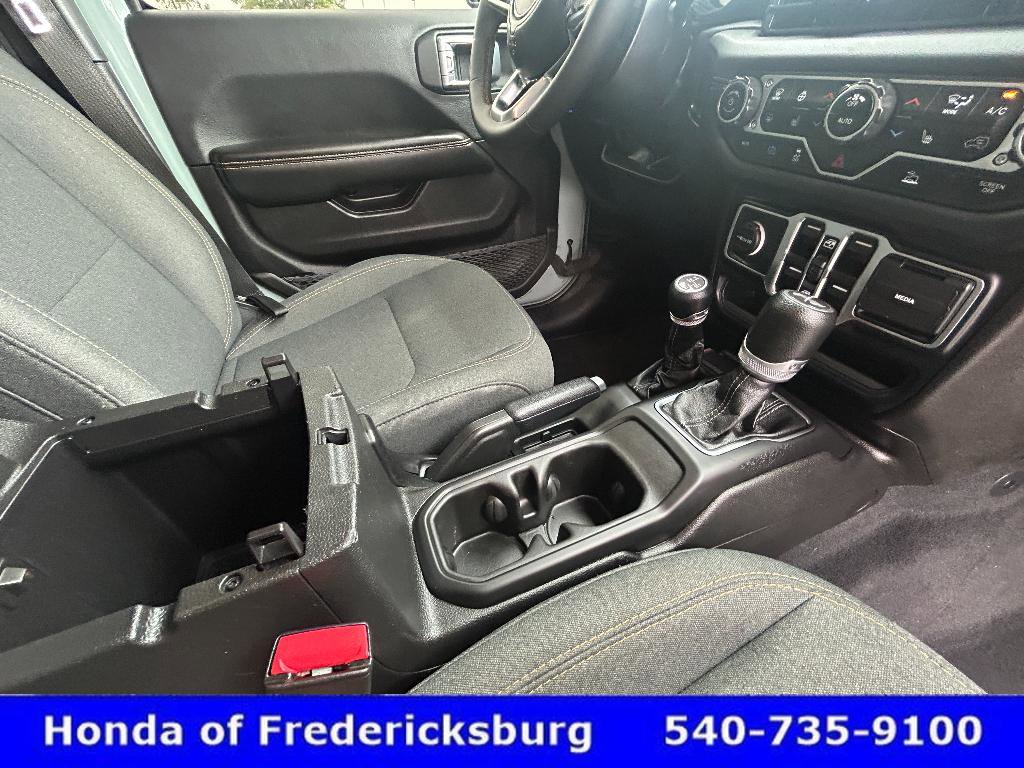 Used 2024 Jeep Wrangler Sahara AWD/4WD image 23