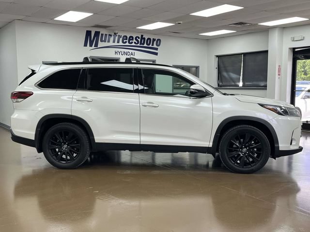 Used 2019 Toyota Highlander SE AWD/4WD image 4
