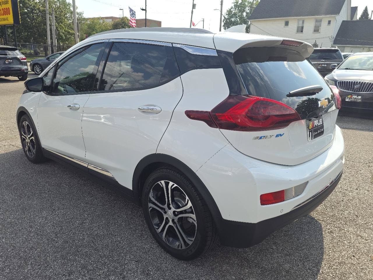 Used 2017 Chevrolet Bolt Premier w/ Driver Confidence II Package FWD image 7