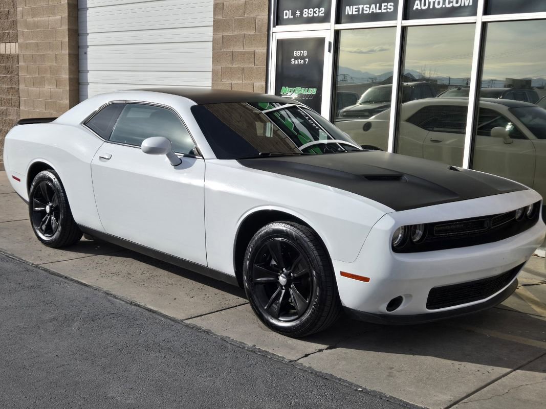 Used 2022 Dodge Challenger SXT image 7