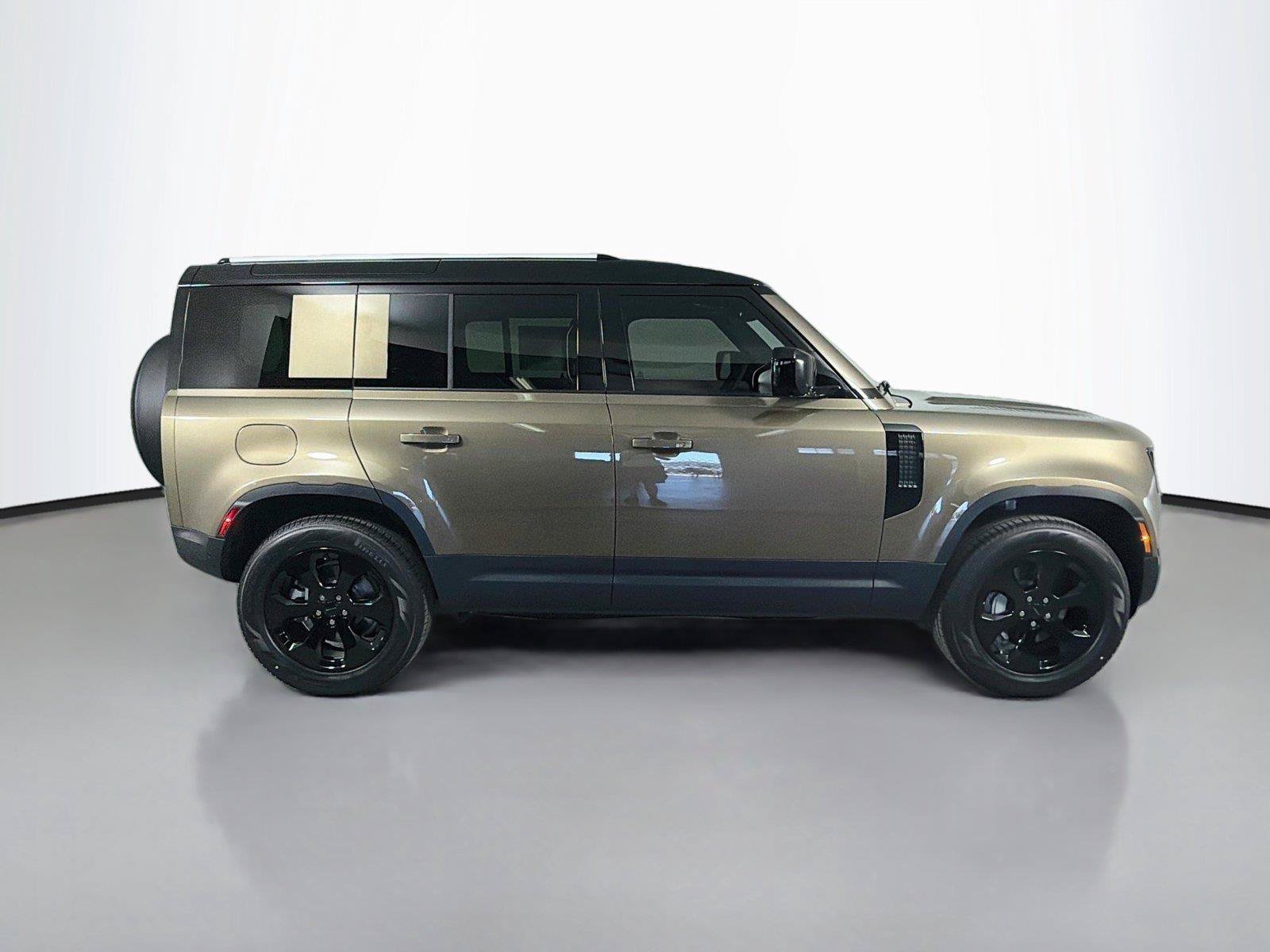 New 2026 Land Rover Defender 110 S AWD/4WD image 4