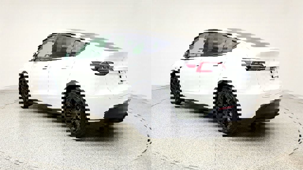 Used 2021 Tesla Model Y Long Range image 7