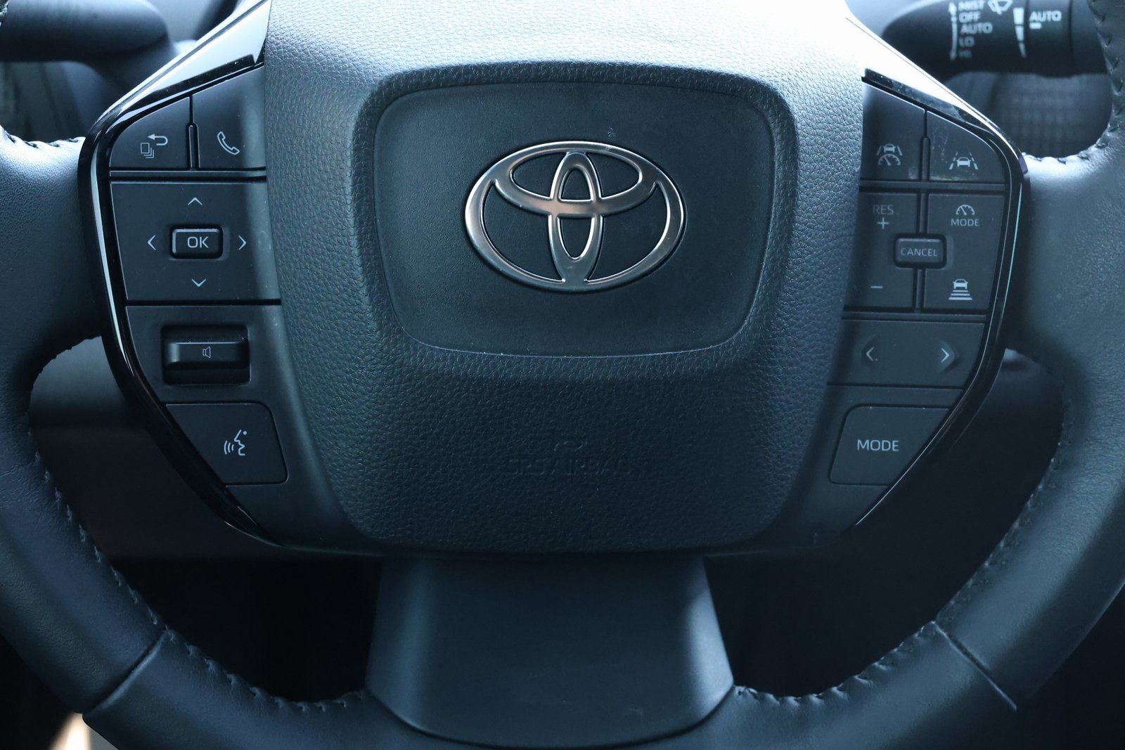 Used 2023 Toyota bZ4X XLE w/ Weather Package image 19