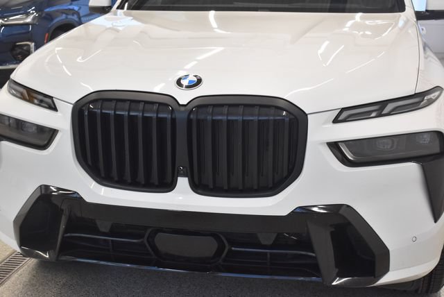 Used 2024 BMW X7 xDrive40i w/ M Sport Package AWD/4WD image 14