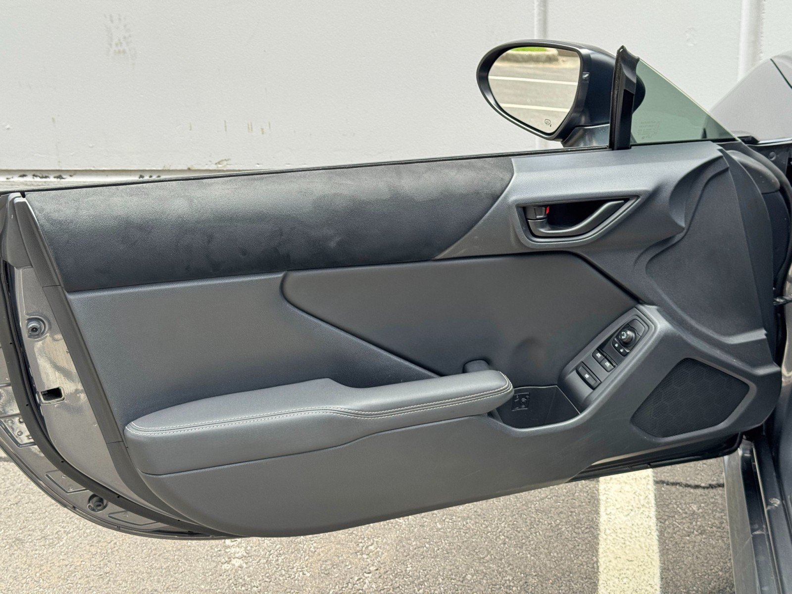Used 2022 Toyota GR86 Premium w/ ALL Weather Mat Package (TMS) RWD image 32