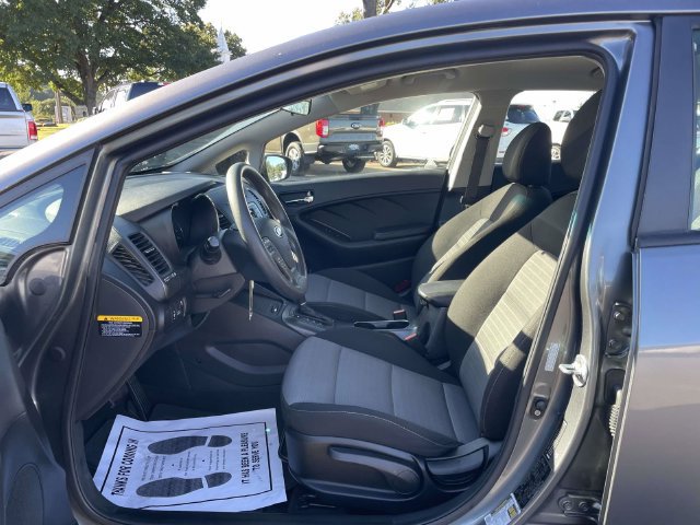 Used 2016 Kia Forte LX FWD image 16