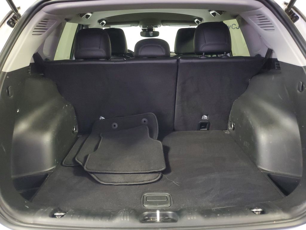 Used 2022 Jeep Compass Latitude image 9