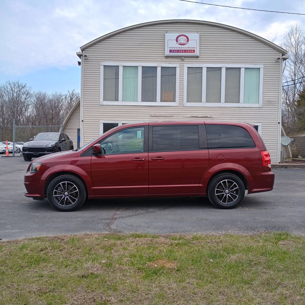 Used 2018 Dodge Grand Caravan SXT w/ Driver Convenience Group image 2
