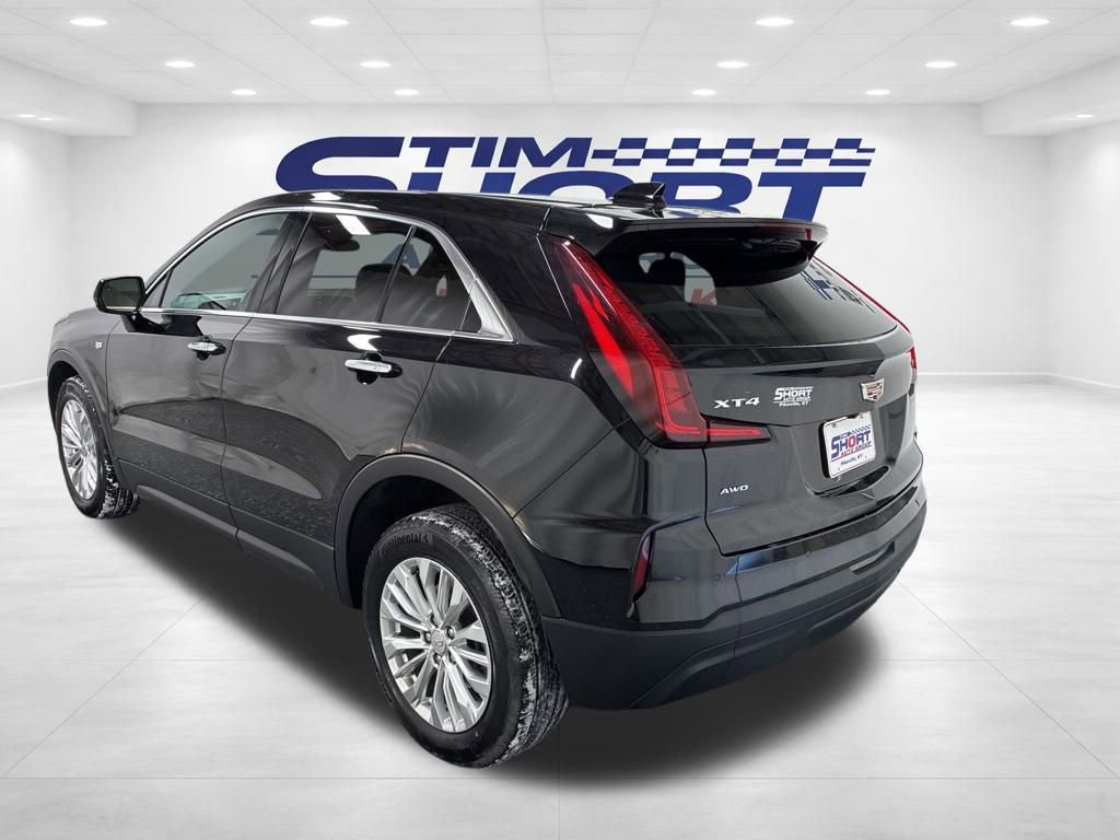 Used 2024 Cadillac XT4 Luxury w/ LPO, Floor Liner Package image 8