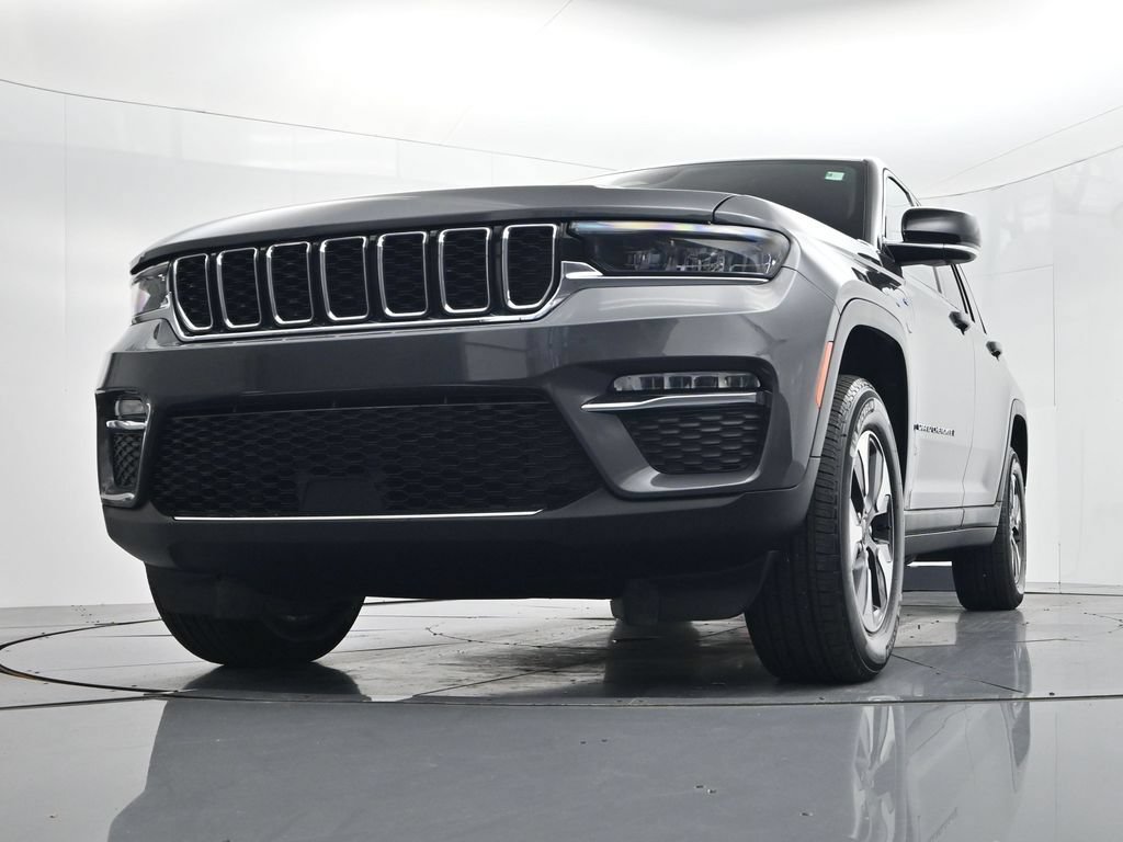 Used 2025 Jeep Grand Cherokee Limited 4xe AWD/4WD image 49