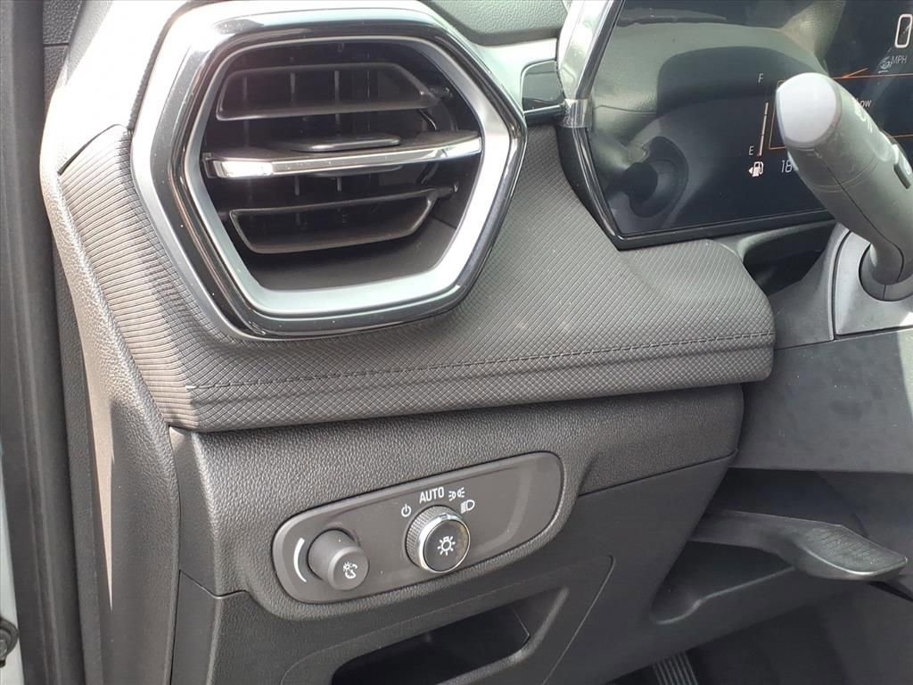 Used 2024 Chevrolet TrailBlazer LT w/ Driver Confidence Package FWD image 18