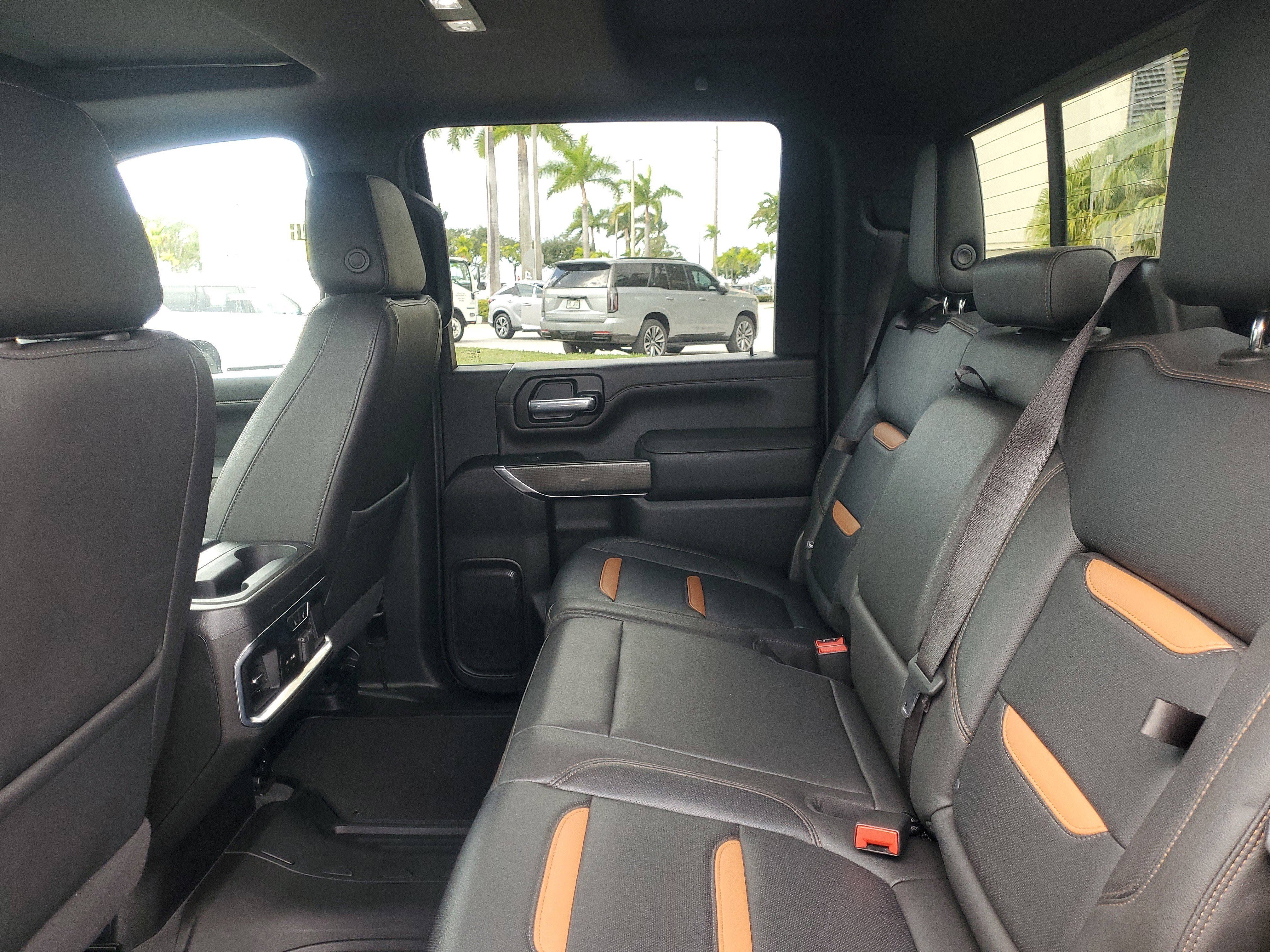 Used 2023 GMC Sierra 2500 AT4 w/ AT4 Preferred Package image 10