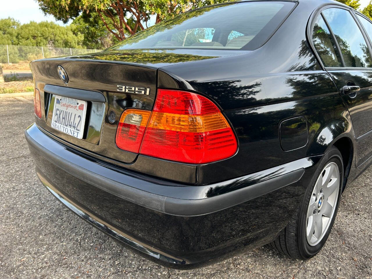 Used 2004 BMW 325i Sedan RWD image 17