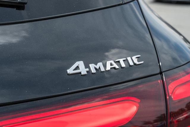 Used 2025 Mercedes-Benz GLC 300 4MATIC image 9