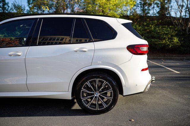 Used 2021 BMW X5 xDrive40i w/ M Sport Package image 5