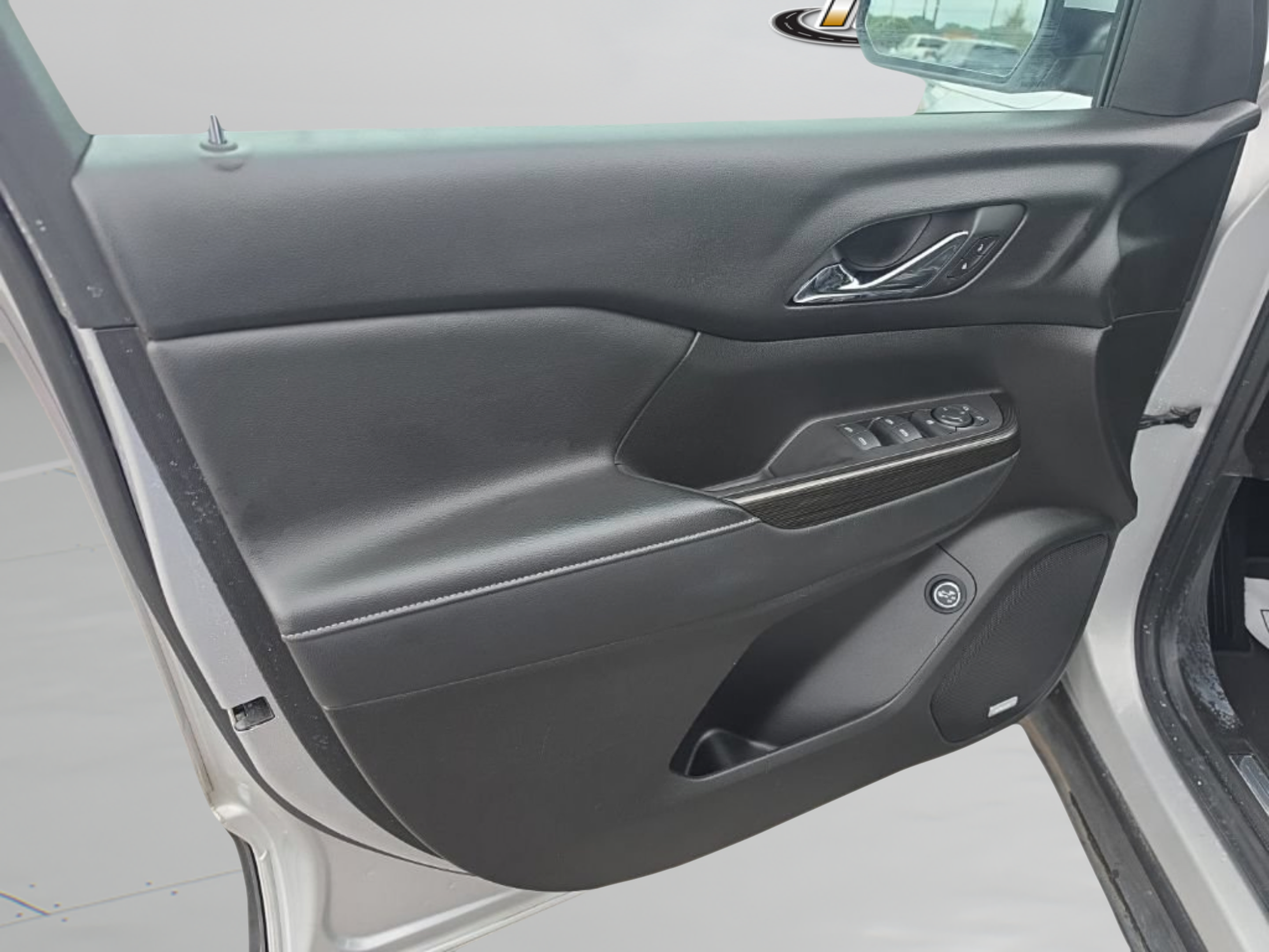 Used 2018 GMC Acadia SLT FWD image 18