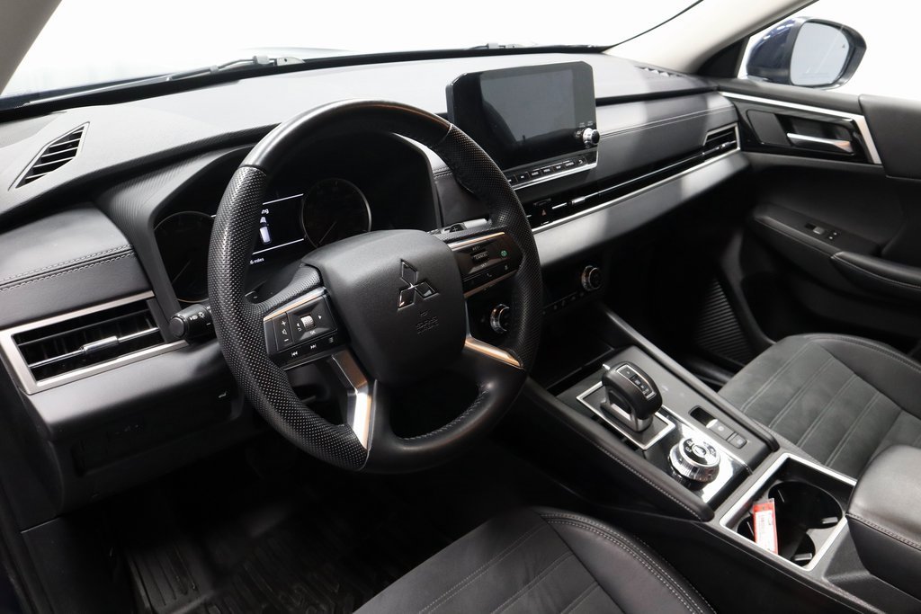 Used 2022 Mitsubishi Outlander SE image 26