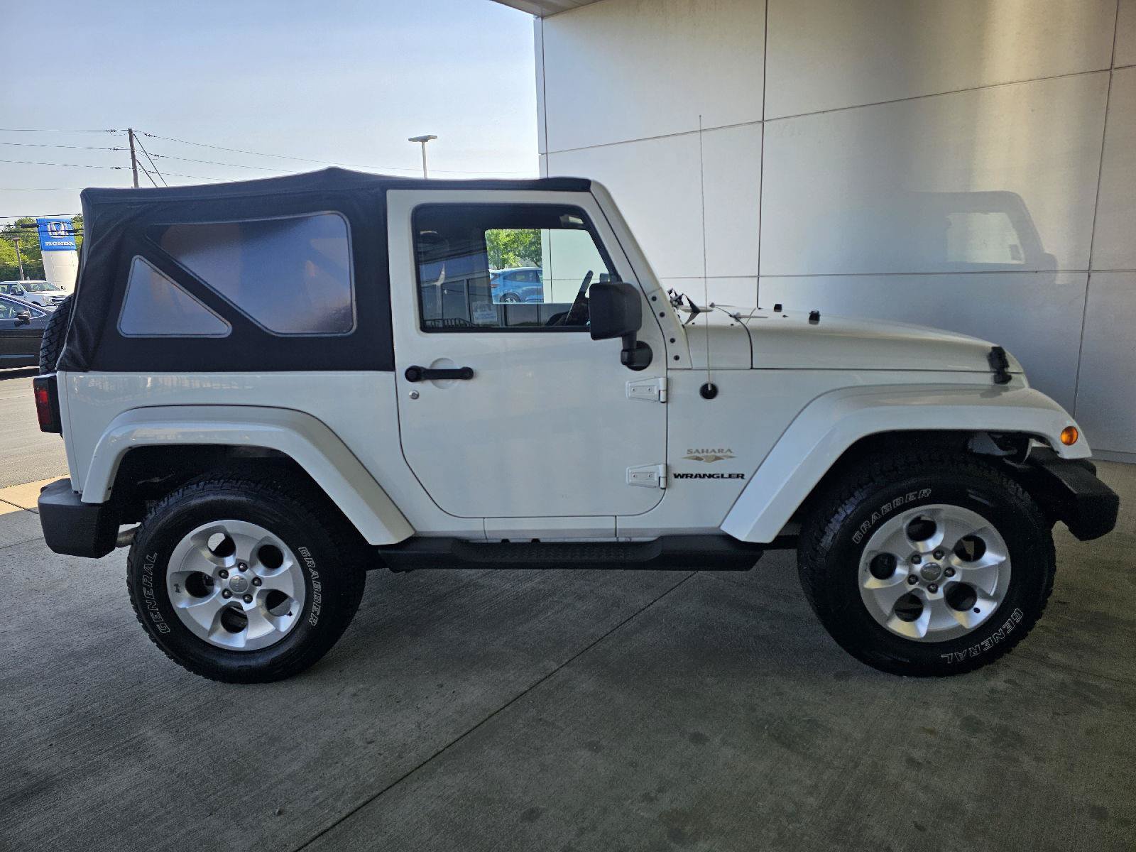 Used 2013 Jeep Wrangler Sahara w/ Connectivity Group AWD/4WD image 6
