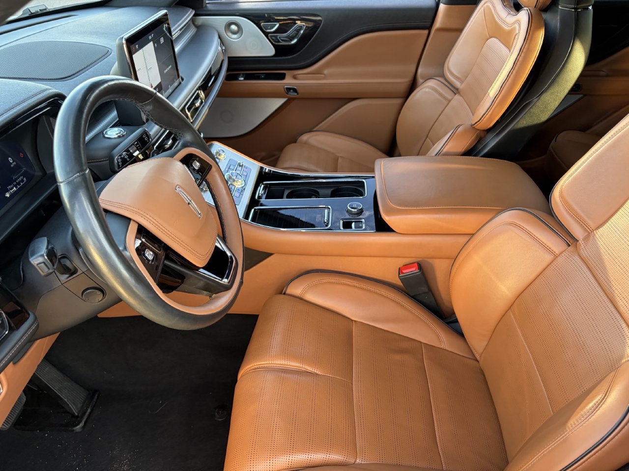 Certified 2023 Lincoln Aviator Black Label w/ Class IV Trailer Tow Package AWD/4WD image 22