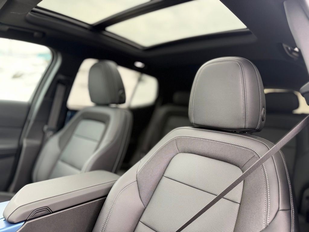 New 2026 Chevrolet Equinox EV LT image 15