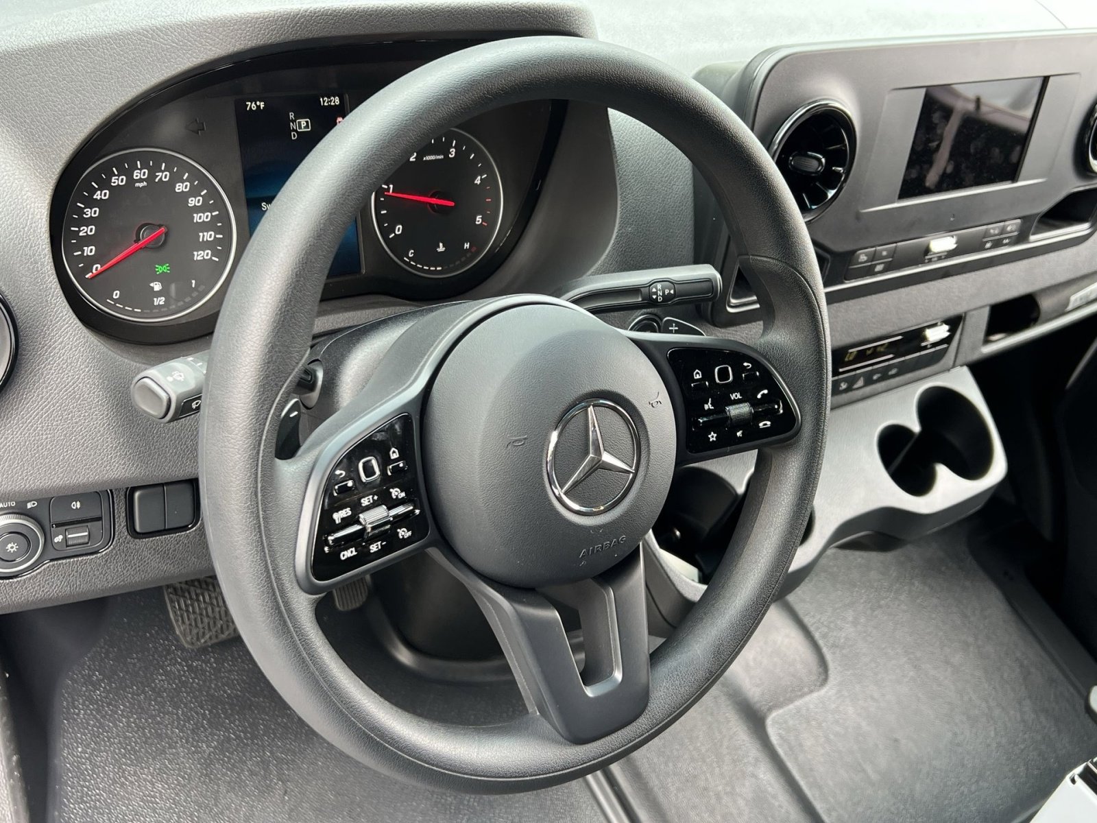 Used 2024 Mercedes-Benz Sprinter 2500 image 14