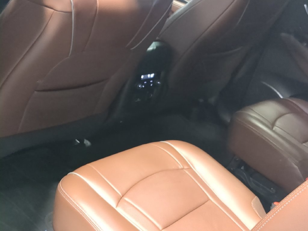 Used 2018 Buick Enclave Avenir w/ Avenir Technology Package AWD/4WD image 18