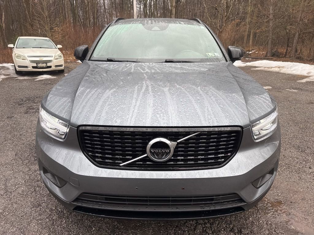 Used 2019 Volvo XC40 T5 R-Design image 2