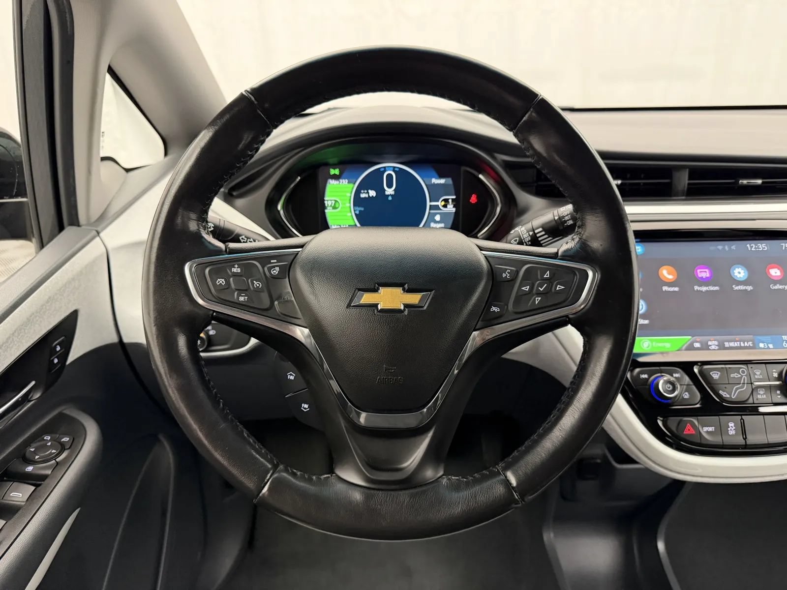 Used 2018 Chevrolet Bolt LT FWD image 5